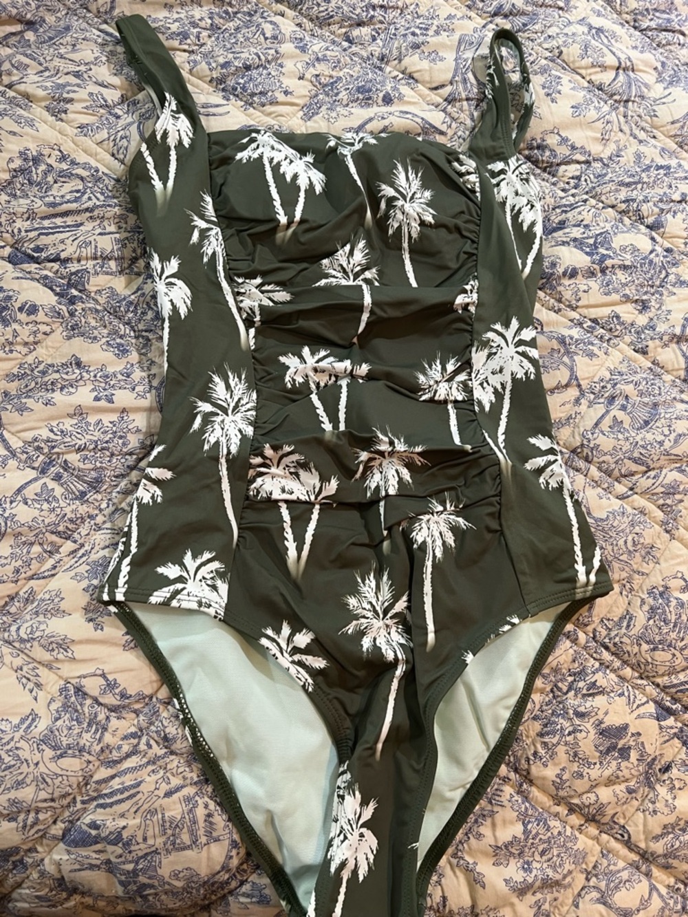 Cupshe Olive Green One-Piece Swimsuit with White Palm Print